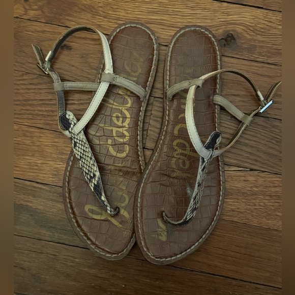 Sam Edelman Gigi Thong Sandal in Snakeskin and white size 7 - Picture 3 of 4